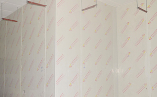 為什么看起來相似的集成墻板，價格差異這么大？