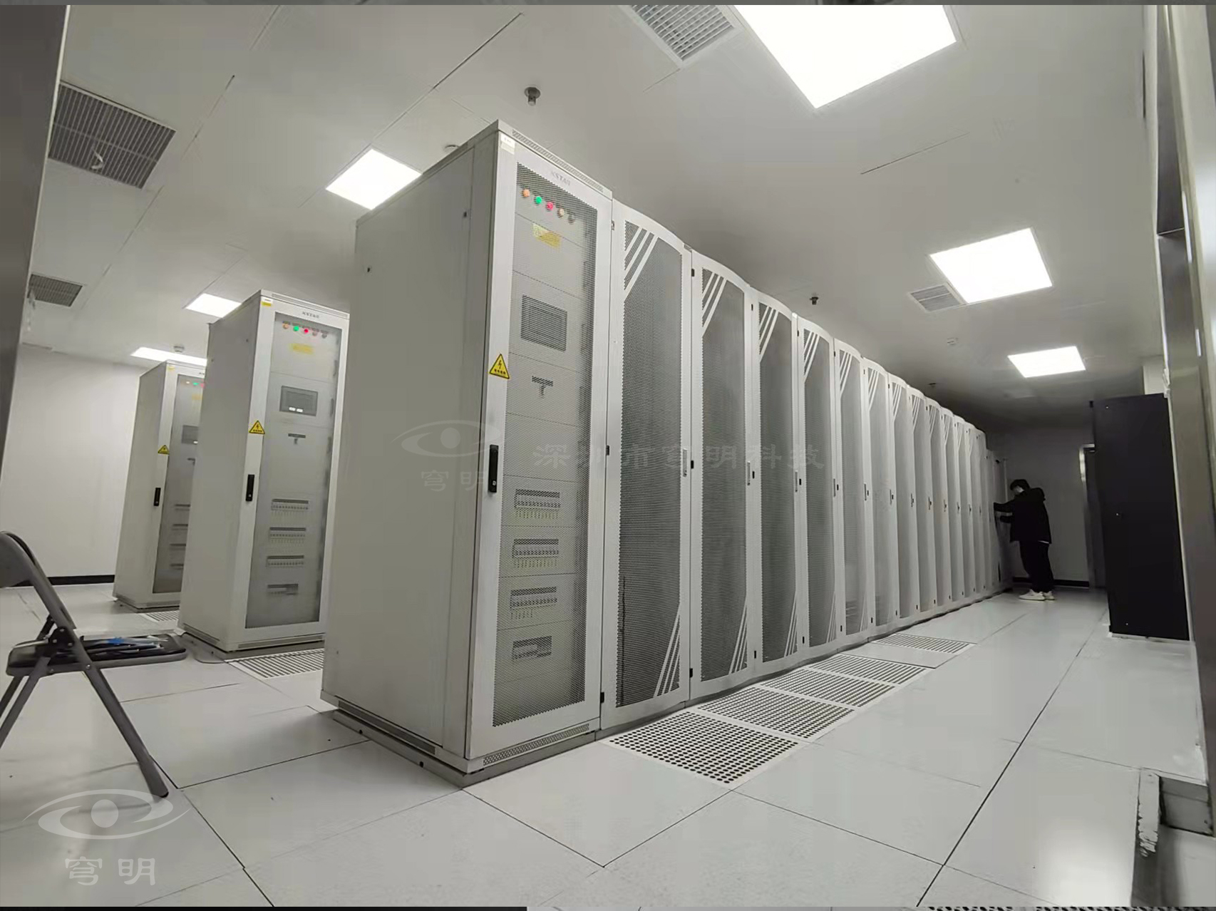 金屬彩鋼板-軍工企業(yè)數(shù)據(jù)中心機(jī)房設(shè)計(jì) 金屬彩鋼板-軍工企業(yè)數(shù)據(jù)中心機(jī)房設(shè)計(jì)